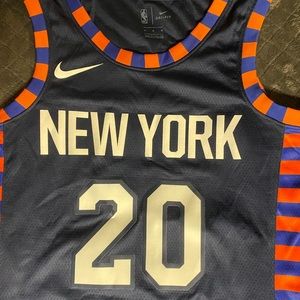 Mens MEDIUM NIKE New With Tags New York Knicks #20 KNOXX Basketball Jersey.